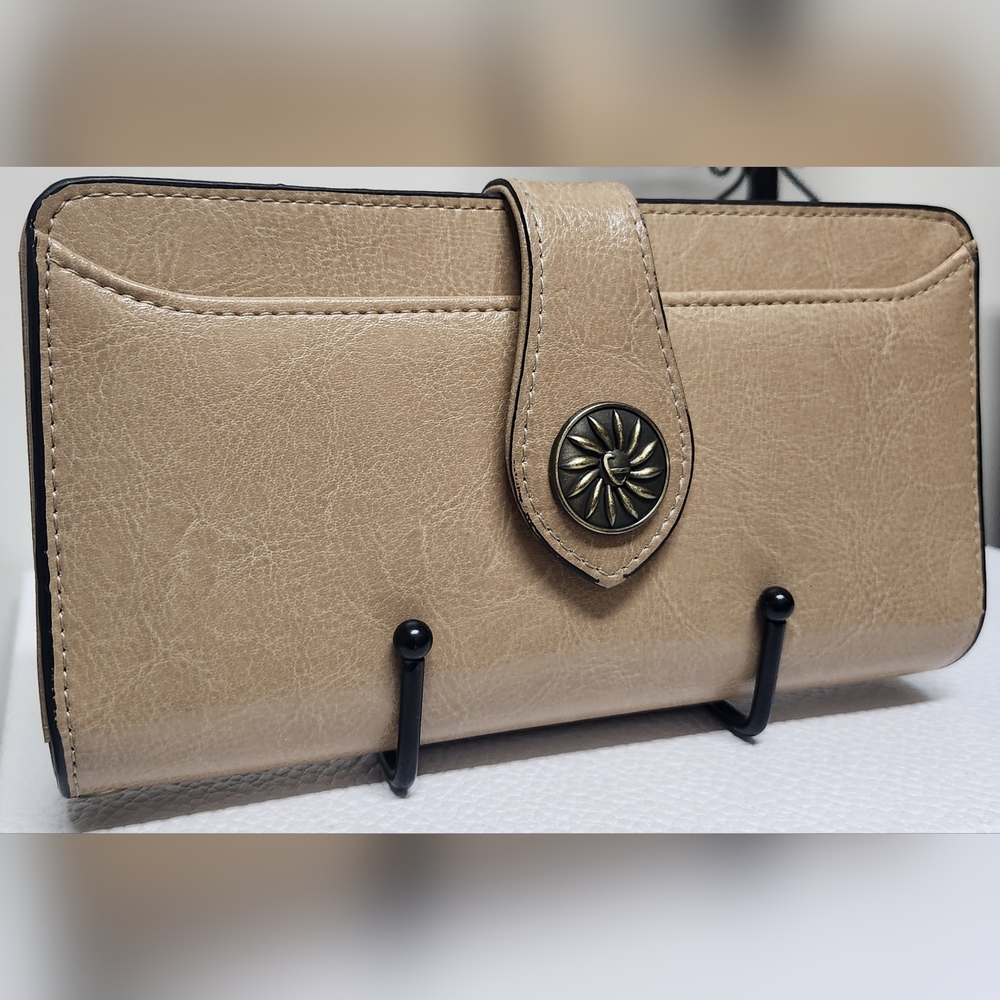 TRAVELAMBO RFID Large Women's Wallet EUC